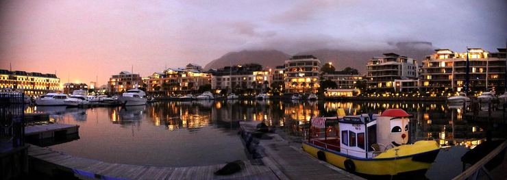 V&A Waterfront, Cape Town, South Africa by night.
© 2012 Knut Dalen