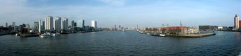 Rotterdam, Netherlands shot from the 'erasmus bridge'
© 2003 Eelco van de Merwe