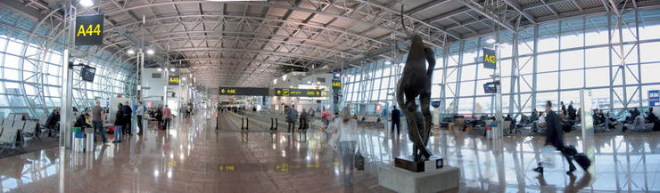 Bruxelles International Airport. For another airport picture: www.panoramafactory.net/gallery/interiors/IMG_8349?full=1...
© 2006 Knut Dalen