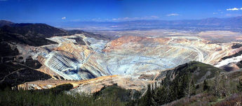 Bingham Canyon Copper Mine
© 2005 Mark Gulbrandsen