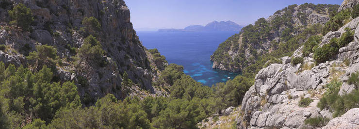 A Mediterranean Cove: Cala Engossalba, Formentor, Mallorca (Spain).
© 2006 Marcos Molina
