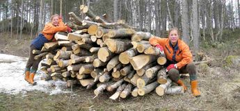 Nina the wood cutter(s)
© 2010 Knut Dalen