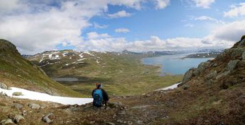 Nina overlooking the lake Tyin, Norway.
© 2015 Knut Dalen