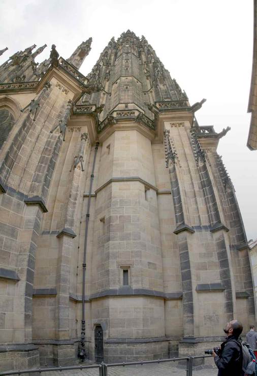 Tourist looking at St. Vitus Cathedral, Prague, The Czech Republic
© 2015 Knut Dalen