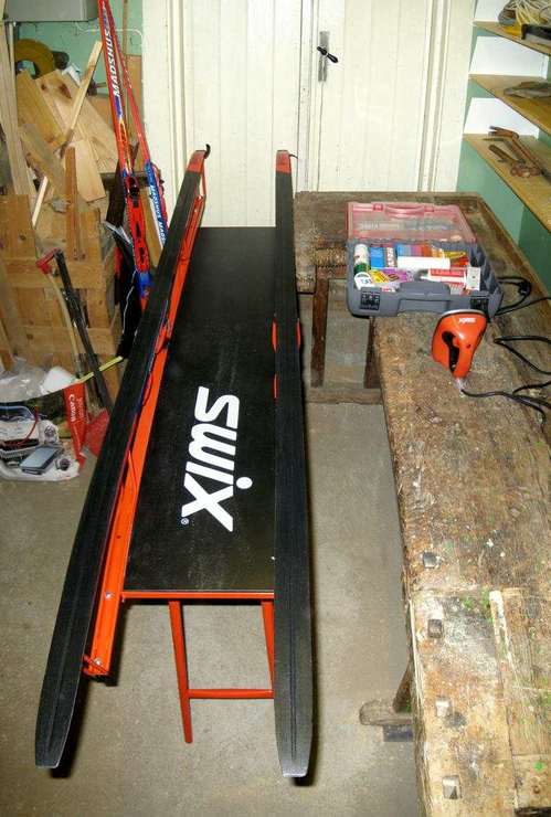 Swix Waxing Table and a pair of Madshus skating skies
© 2008 Knut Dalen