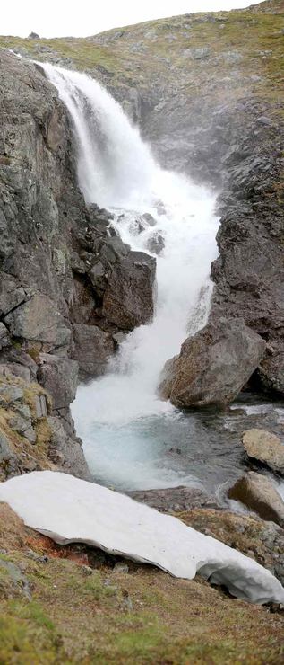 Waterfall in Jotunheimen, Norway.
© 2015 Knut Dalen