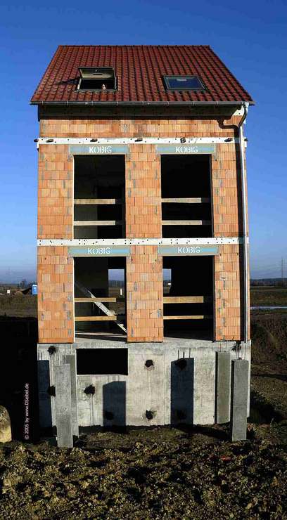 Rough brickwork
Rohbau von einem Reihenhaus
© 2005 Dieter Seibel