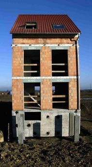Rough brickwork
Rohbau von einem Reihenhaus
© 2005 Dieter Seibel